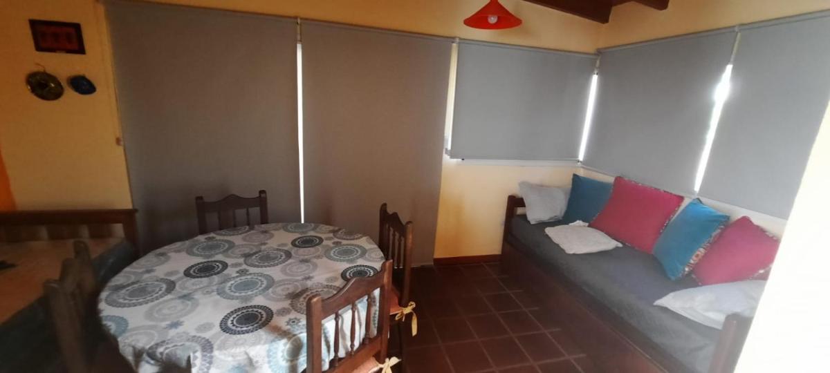 De paso primo camas simples cochera con rejas sin techo - Housity