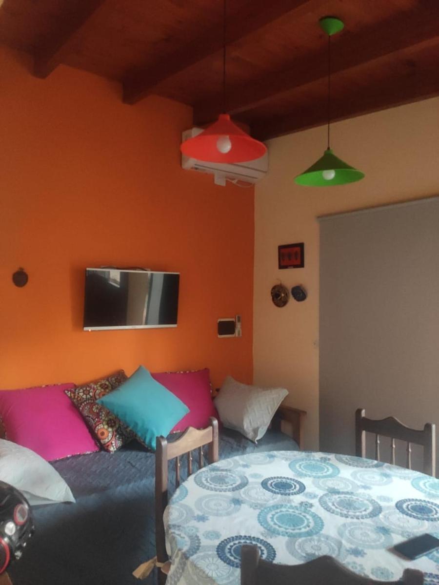 De paso primo camas simples cochera con rejas sin techo - Housity
