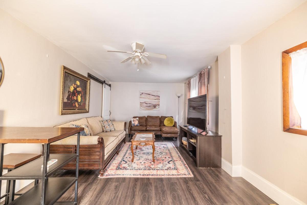 Relaxed Asheville Apartment - Pet-Friendly - Housity