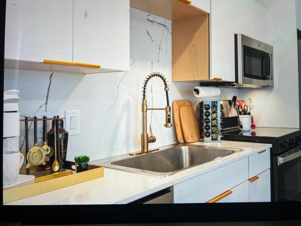 Cozy Dallas Apartment - Housity