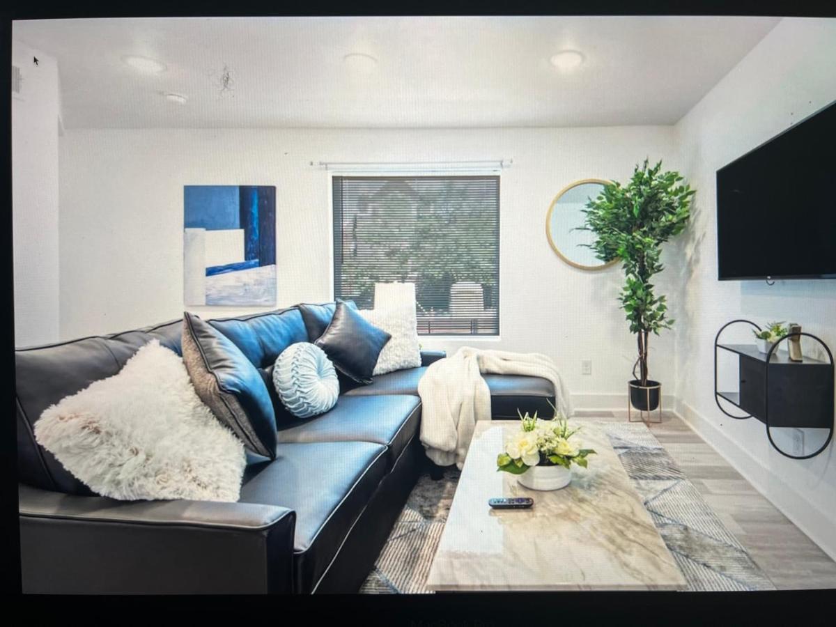 Cozy Dallas Apartment - Housity