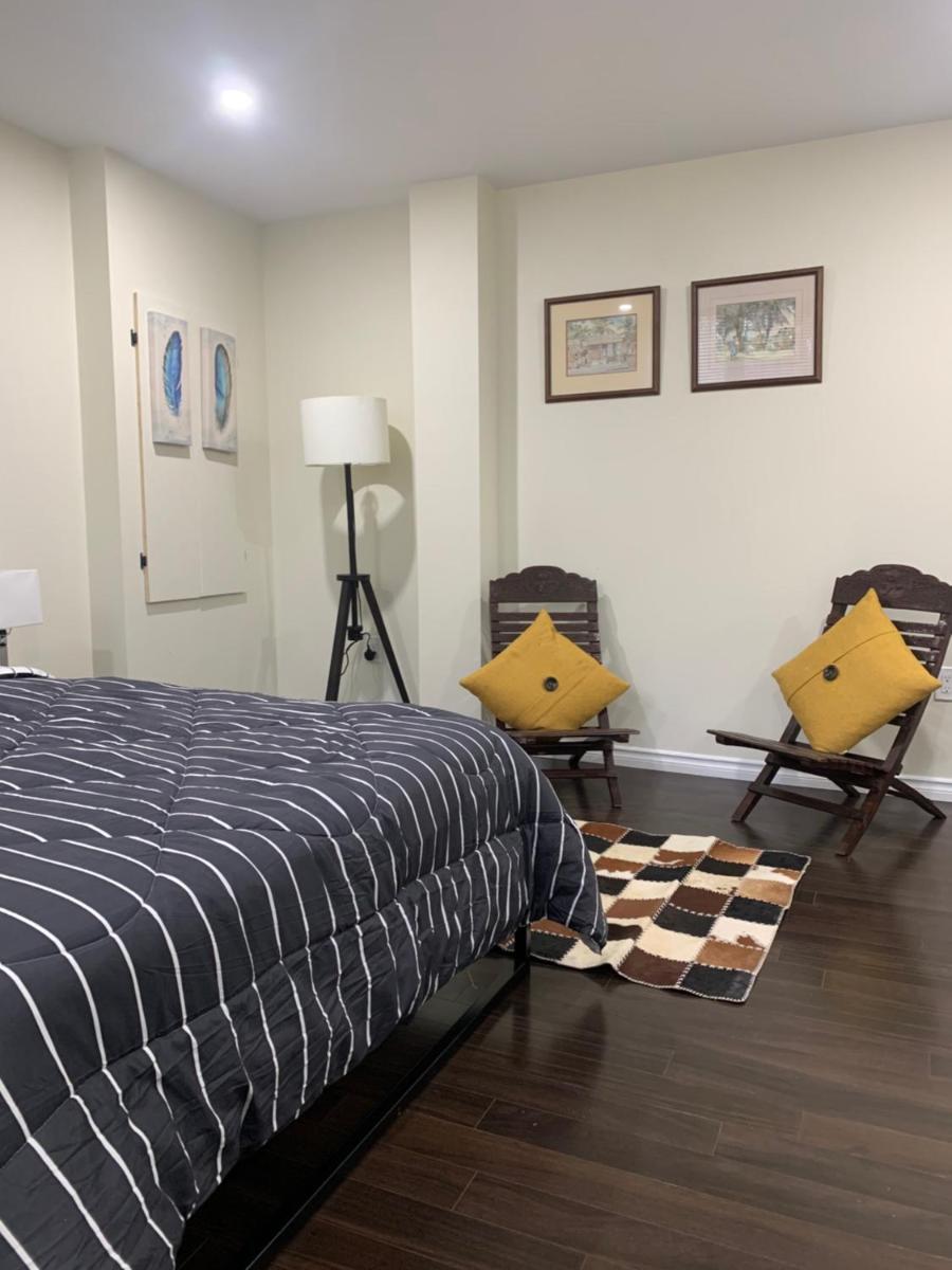 Niagara Contemporary Stay - Housity