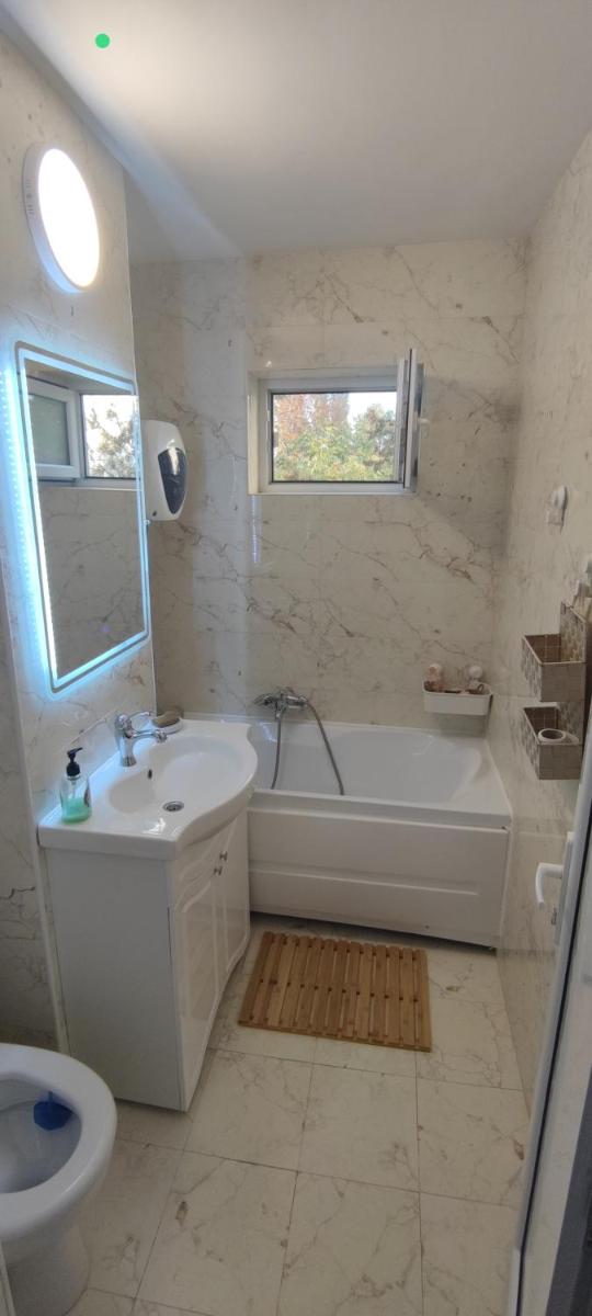 Abel Luxury Home - Housity