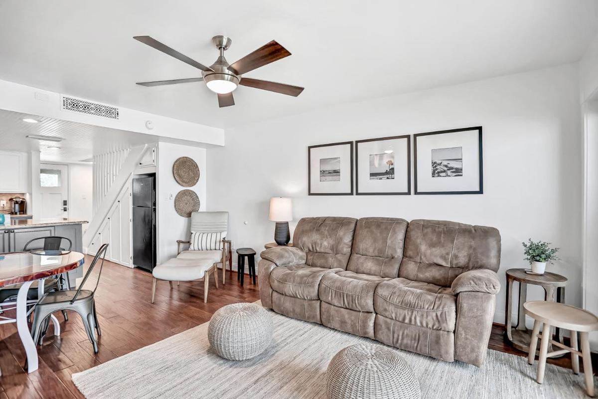 Crescent Cay - Housity