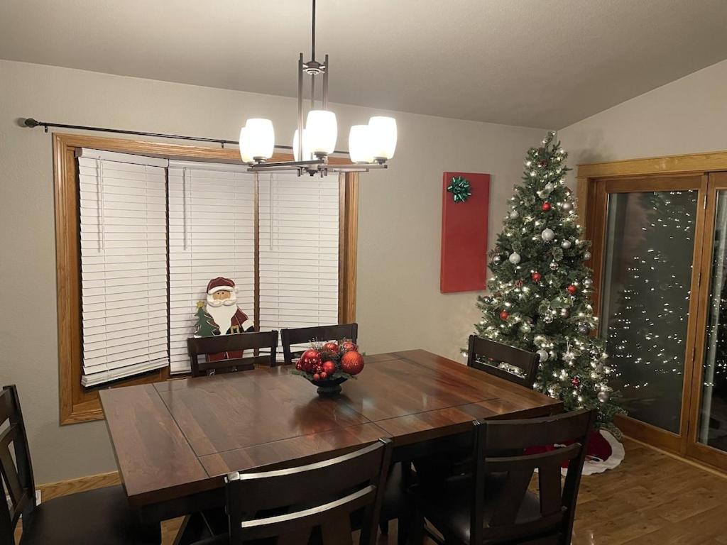 WolfDen Getaway-Winnebago Channel - Housity