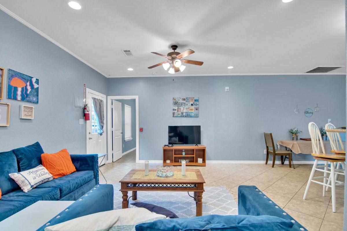 Charming Family Home in Baytown/Mont Belvieu - Housity