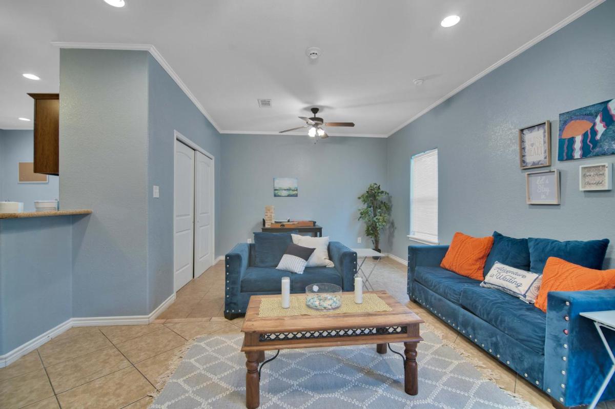 Charming Family Home in Baytown/Mont Belvieu - Housity