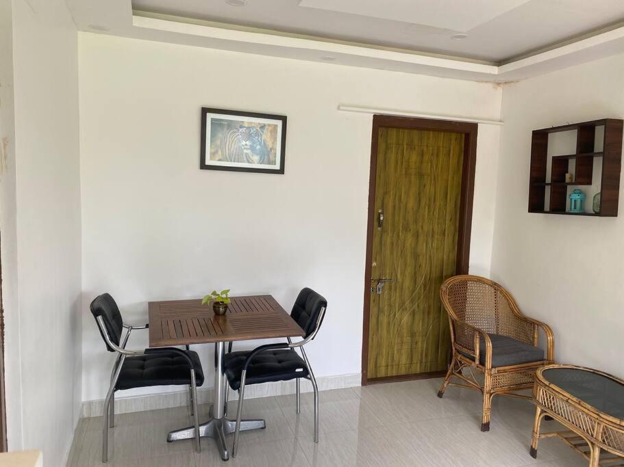 Cheerful 2 bedroom Private Farmhouse stay - Housity