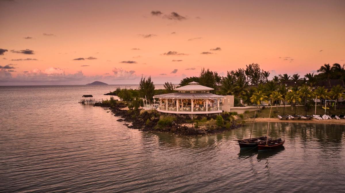 LUX* Grand Gaube Resort & Villas - Housity