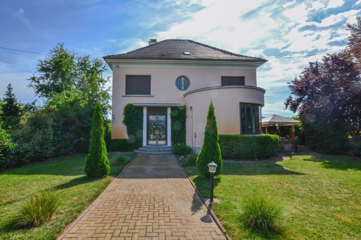 B&B 