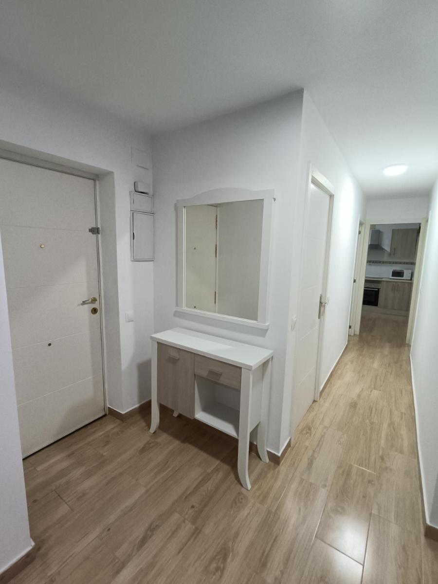 Piso Avenida junto a la Playa - Housity