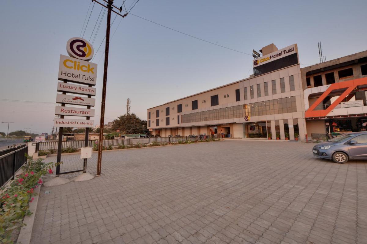 Suitetrails - Click Hotel Tulsi Jamnagar
