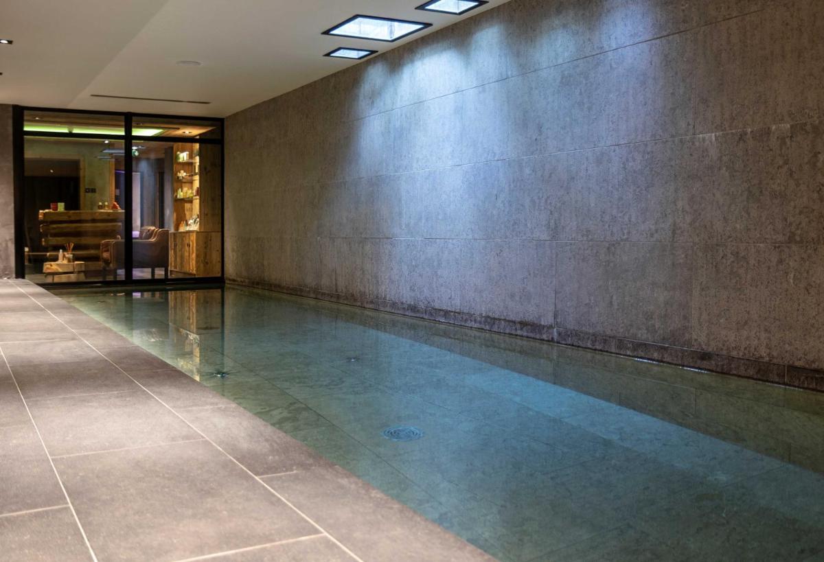 Piscine de l'établissement M de Megève ou située à proximité