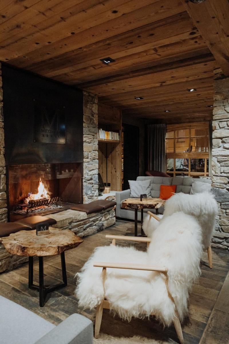 Coin salon dans l'établissement M de Megève