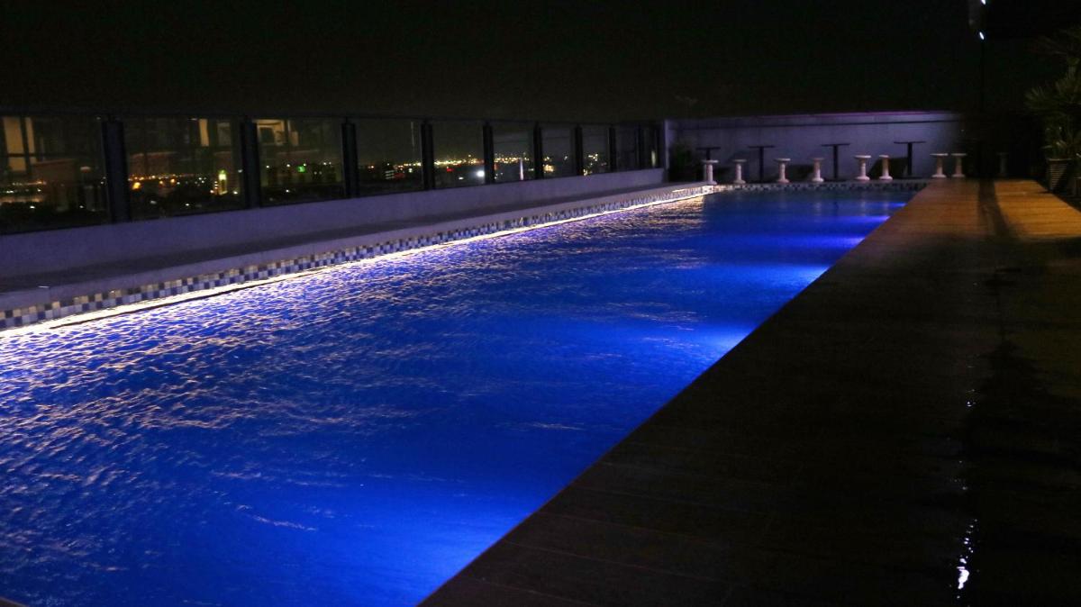 Surabaya River View Hotel - Housity