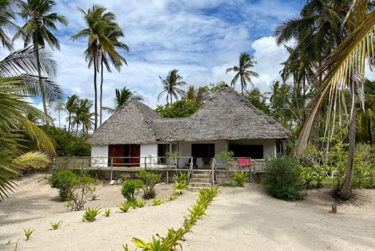 Baobab Beach Villa, Ushongo Beach, Pangani - Housity