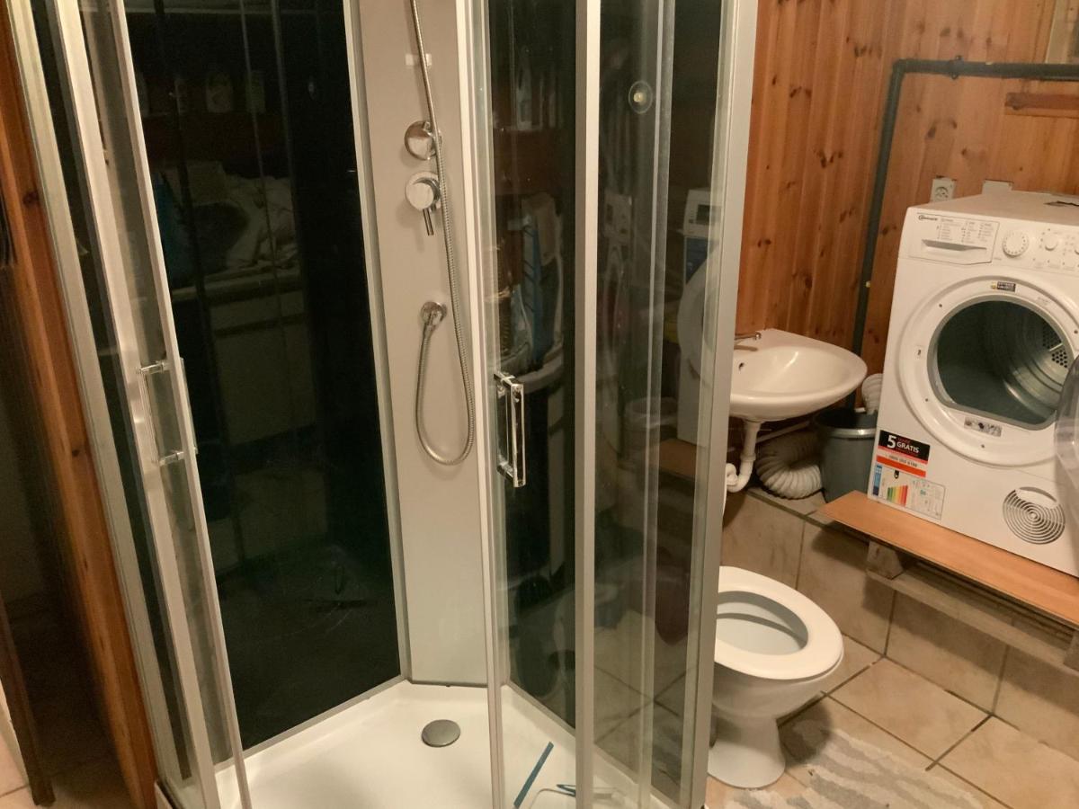 Schöne Wohnung mit Balkon Non-Smoking - Housity