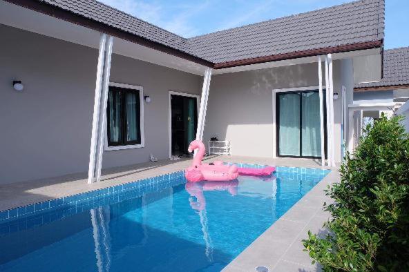 KazokuPoolvillaChaAmHuahin - Housity