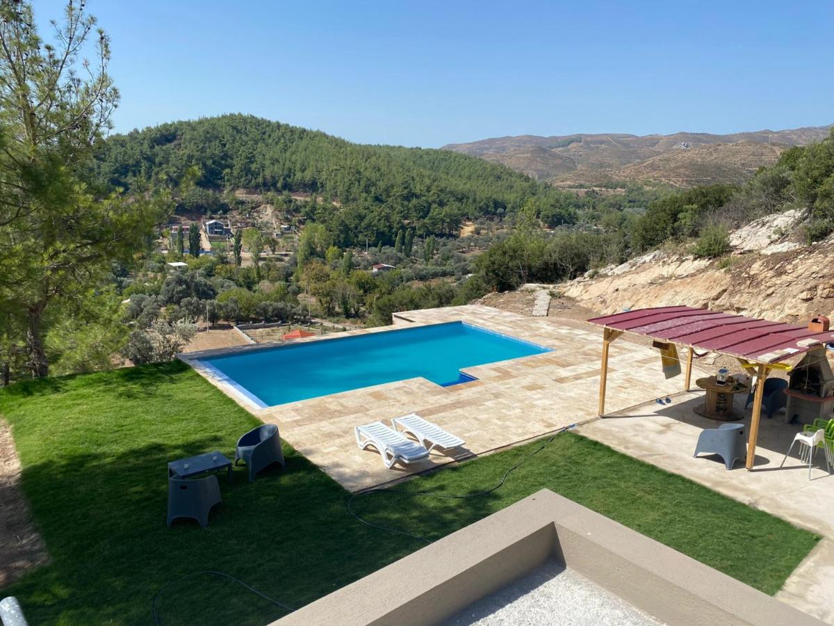 Lovely Stonehouse with Pool and Backyard in Izmir - Housity