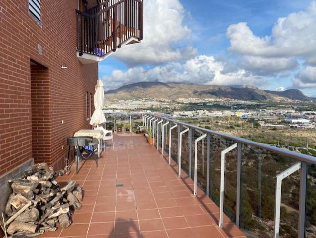 ÁTICO CON VISTAS AL MAR - Housity