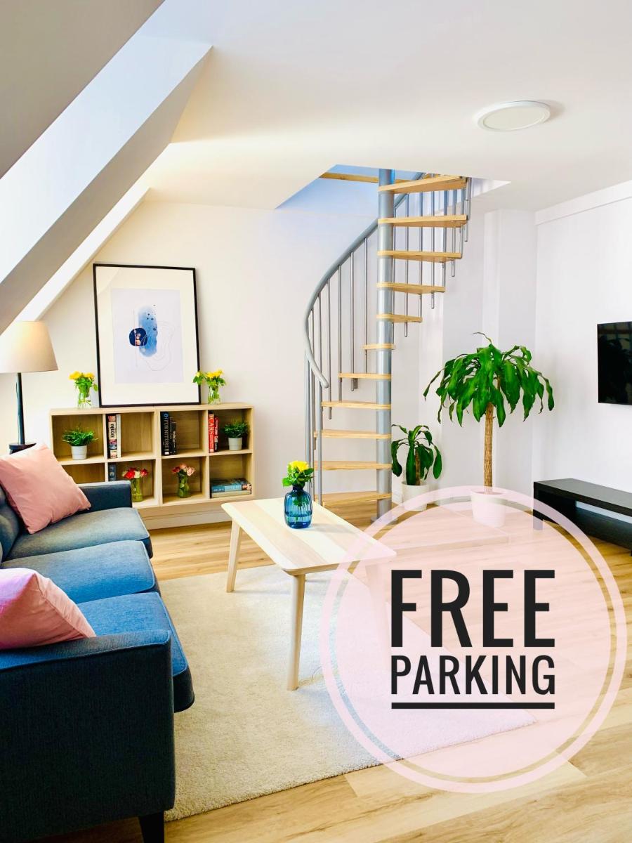Dwupiętrowy apartament rodzinny w centrum miasta z darmowym parkingiem Pod Złotym Lwem V - Housity