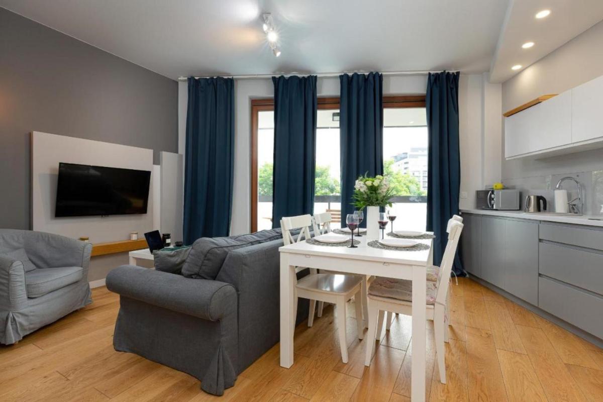 Suitetrails - Modern apartment with balcony near Hilton