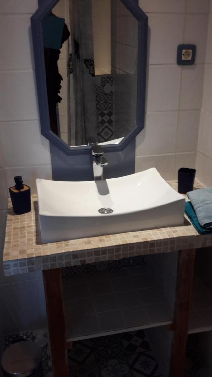 T1 à 10 minutes de la Rochelle - Housity