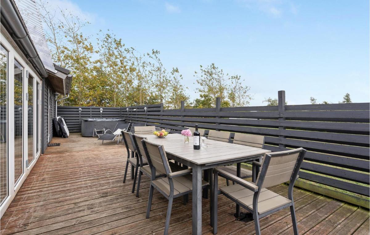 Four-Bedroom Holiday Home In Tarm - Housity