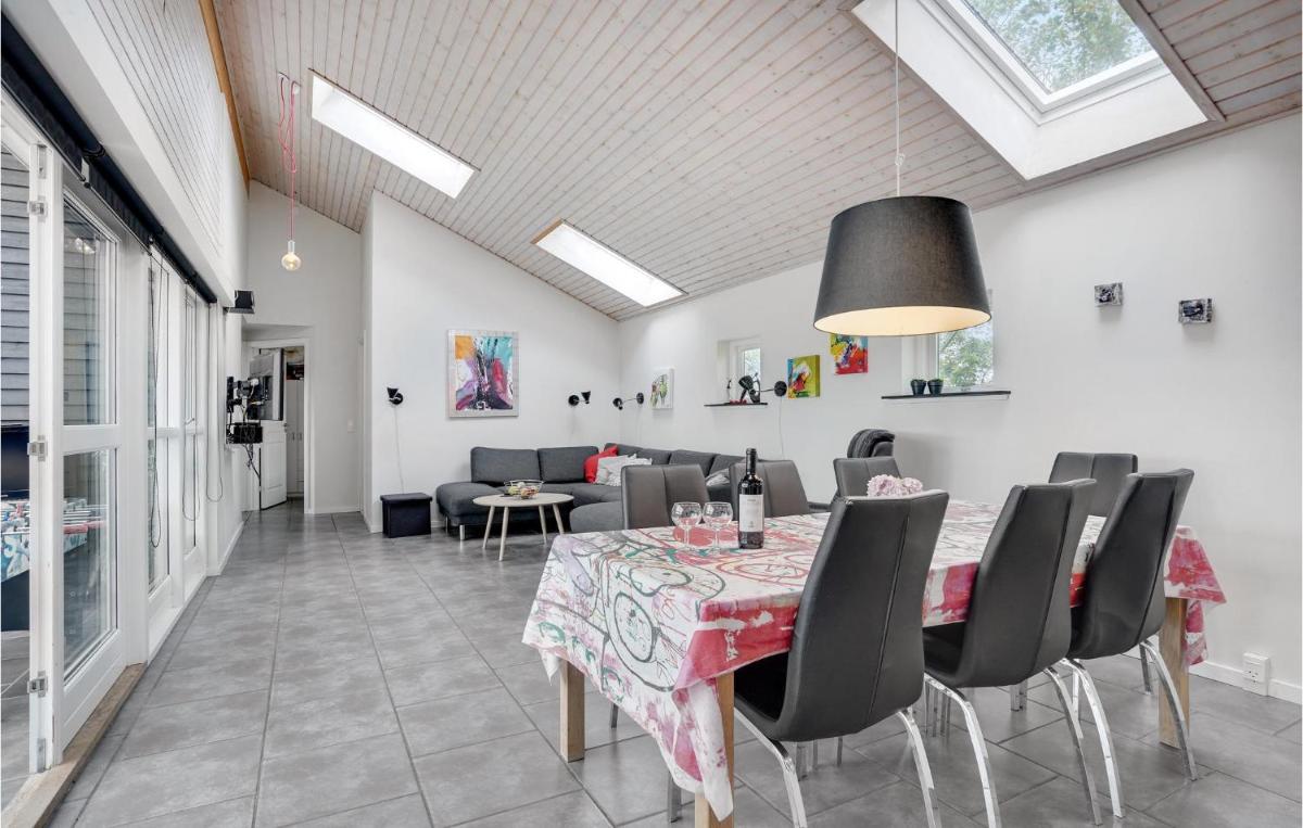 Four-Bedroom Holiday Home In Tarm - Housity