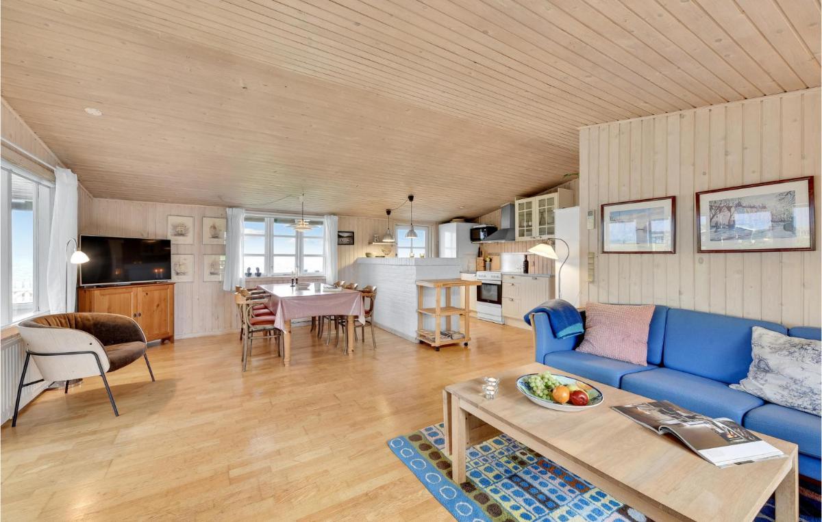 Cozy Home In Vinderup With Sauna - Housity