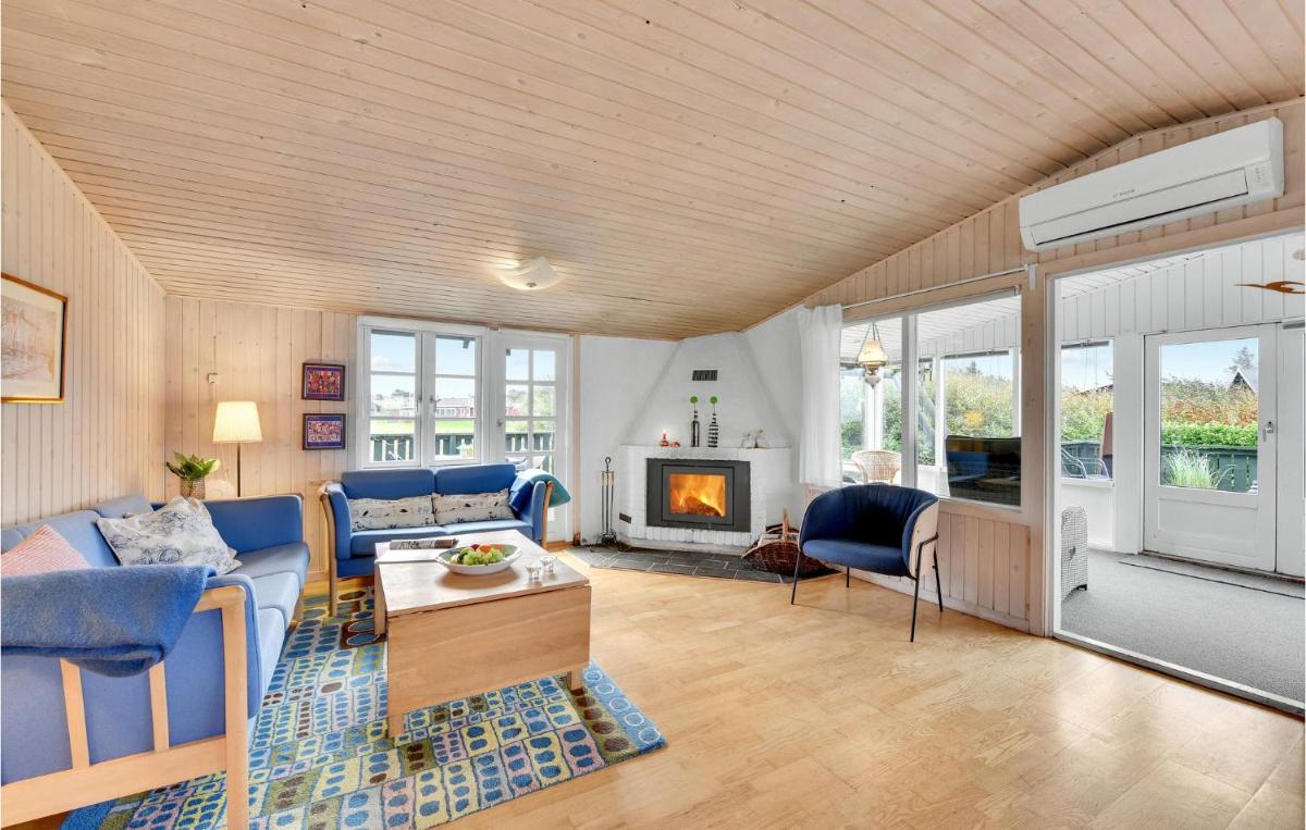 Cozy Home In Vinderup With Sauna - Housity