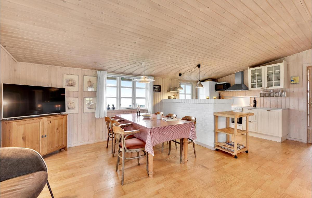 Cozy Home In Vinderup With Sauna - Housity