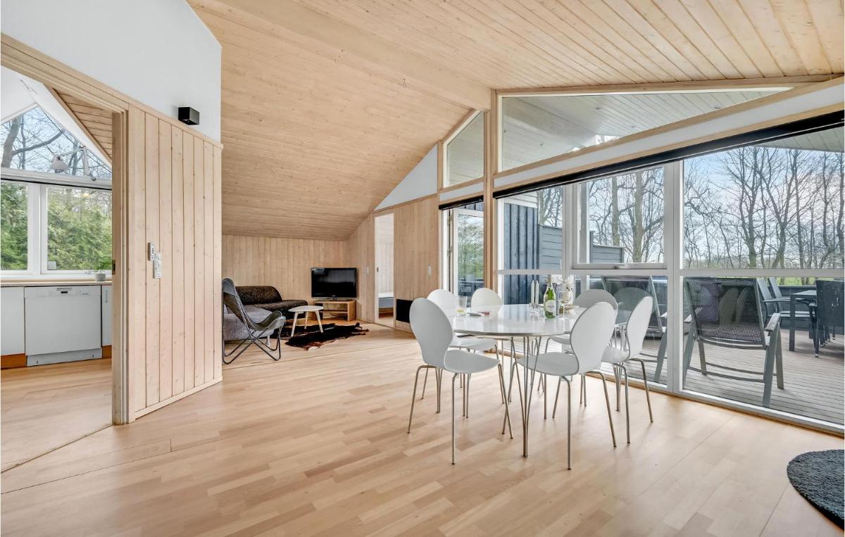 3 Bedroom Awesome Home In Mårslet - Housity