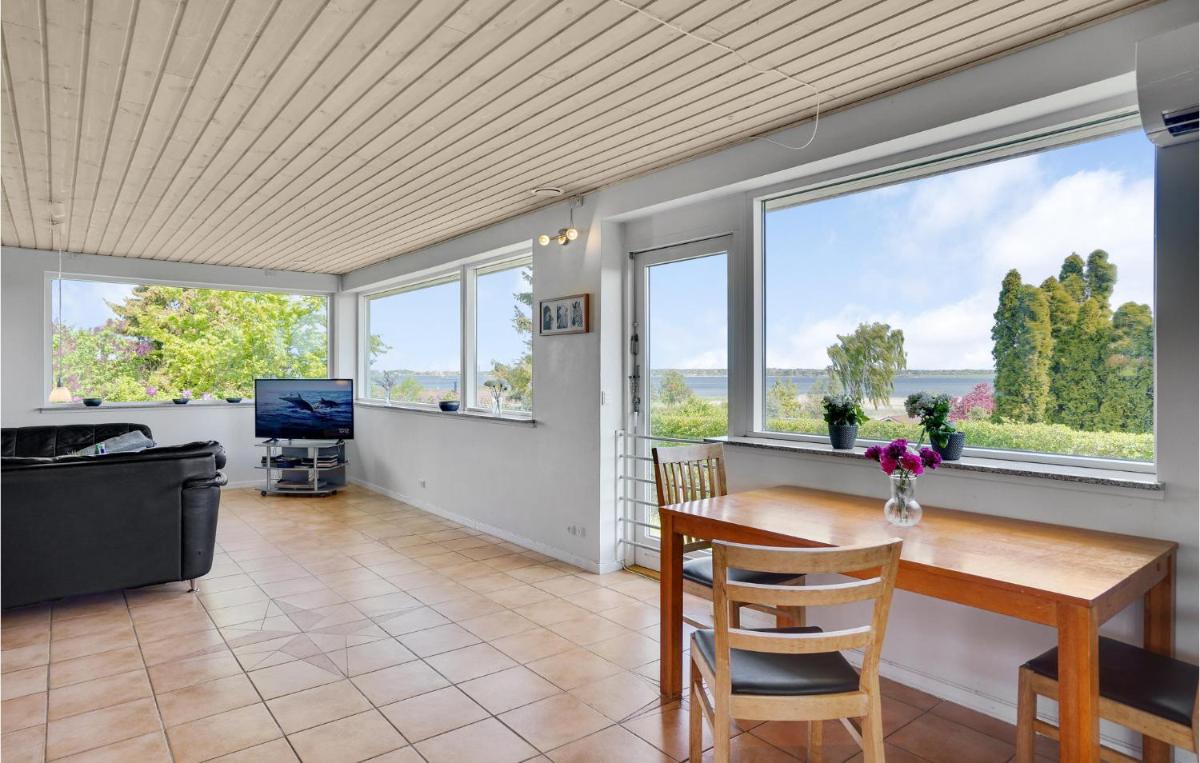 Holiday Home Kystsvinget - Housity