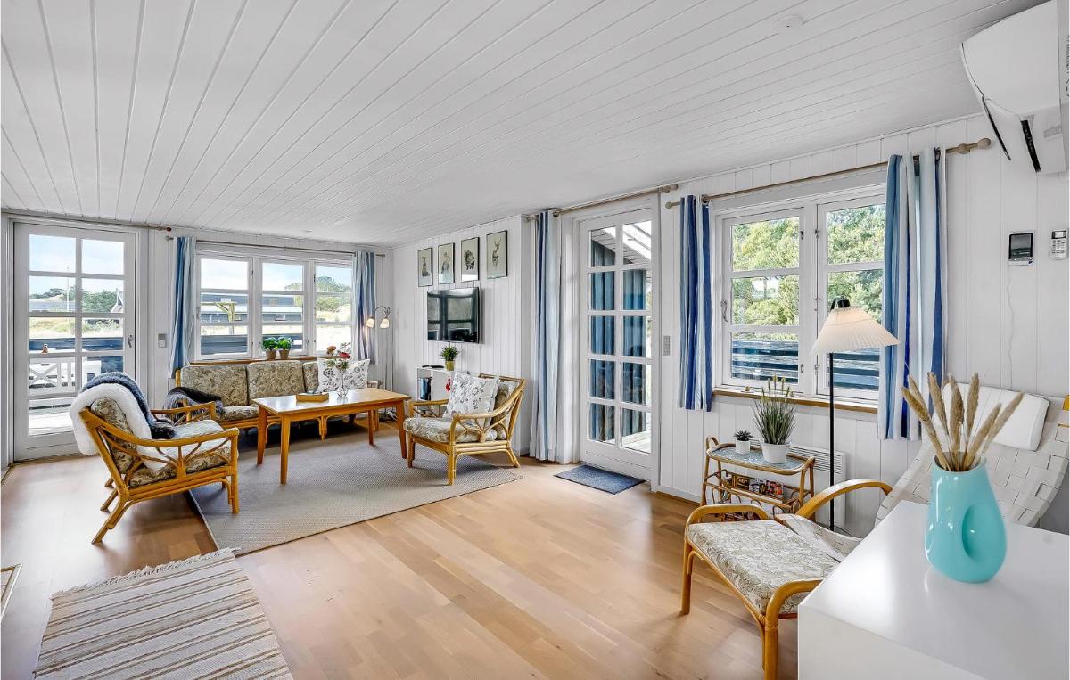 Holiday Home Lyngbakken Fanø Denm - Housity