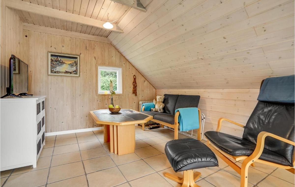 1 Bedroom Stunning Home In Grindsted - Housity