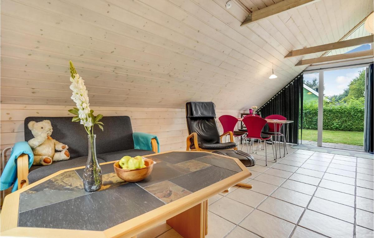 1 Bedroom Stunning Home In Grindsted - Housity