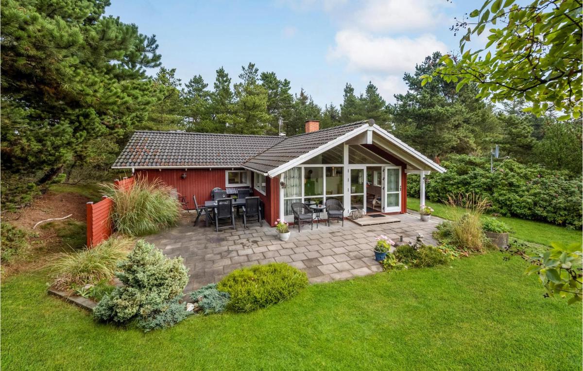 Stunning Home In Hurup Thy With Kitchen - Housity