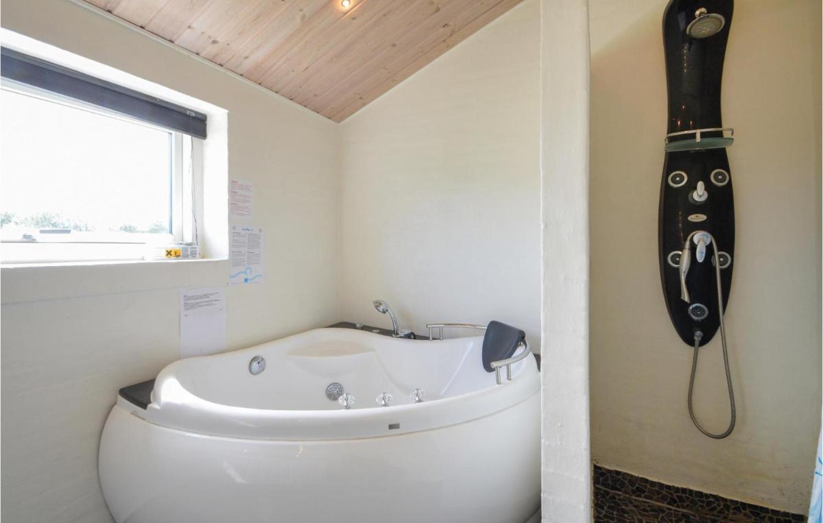 Three-Bedroom Holiday Home In Vestervig - Housity
