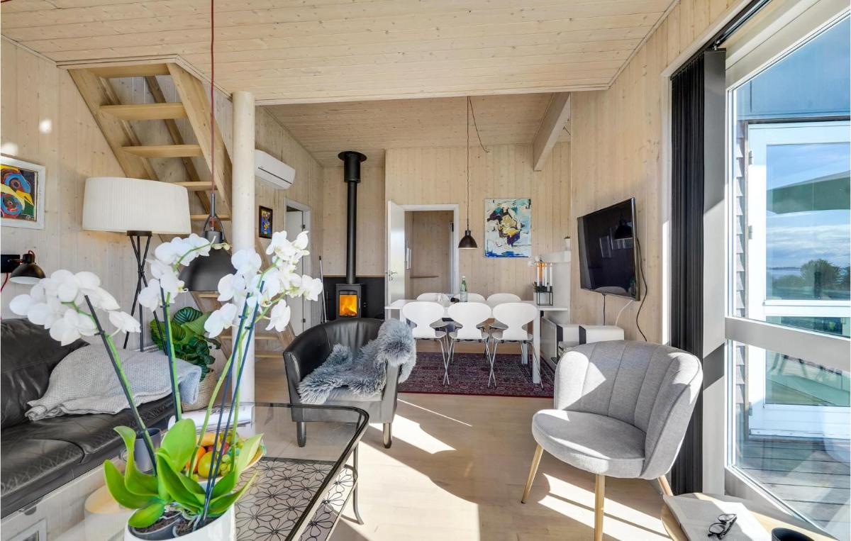 Beautiful Home In Faaborg With Sauna - Housity