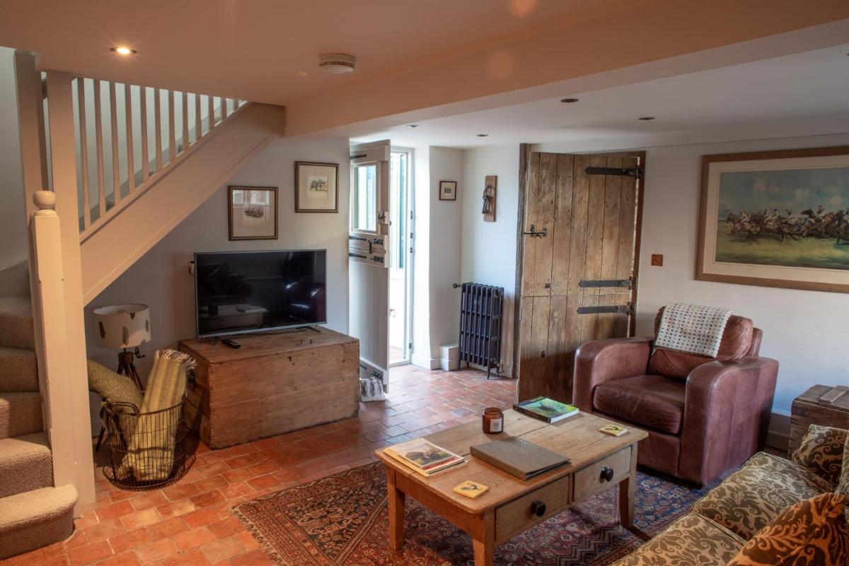 Trap House Ditcheat - Housity