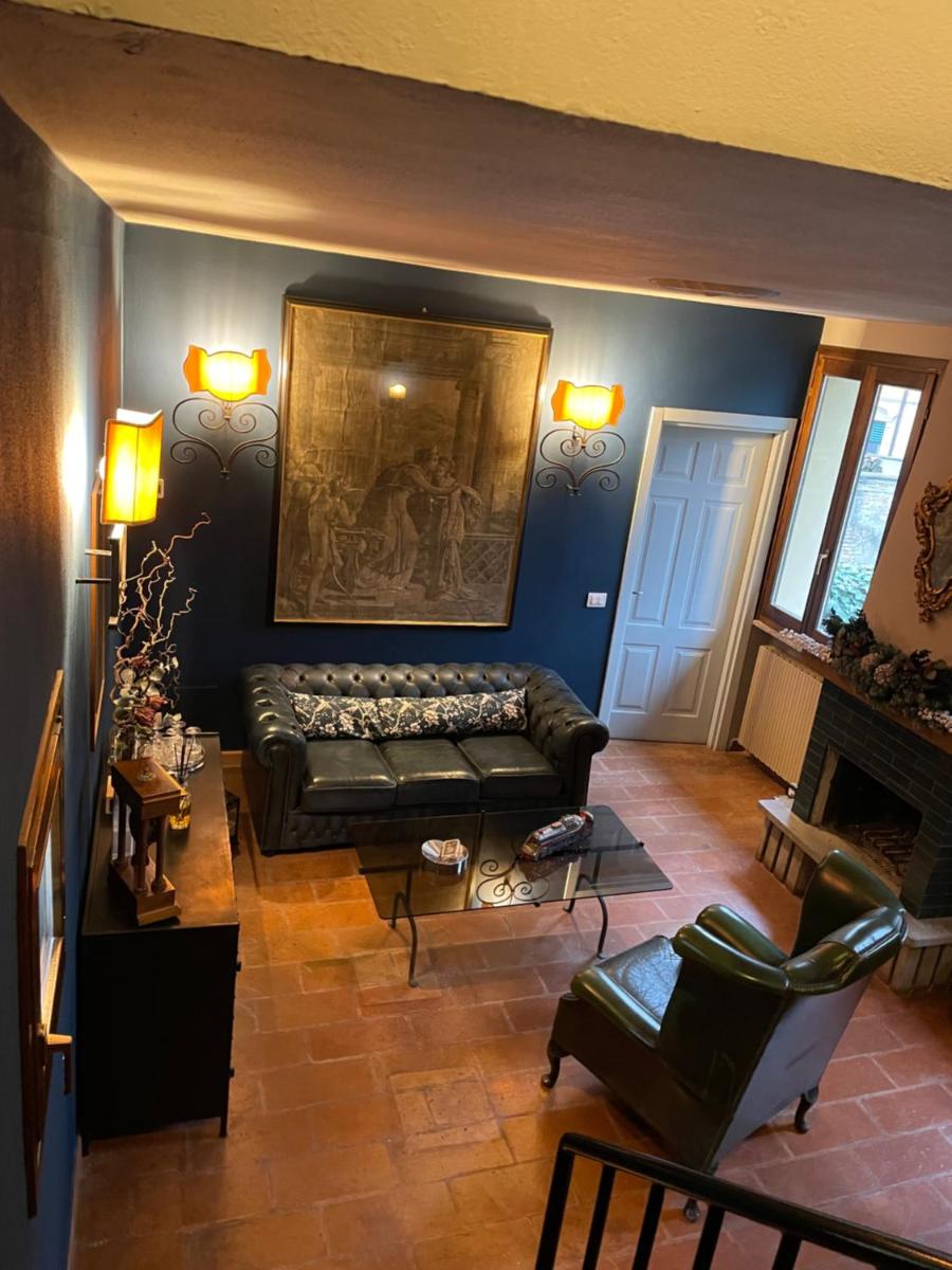 Borgogna 14 - Housity
