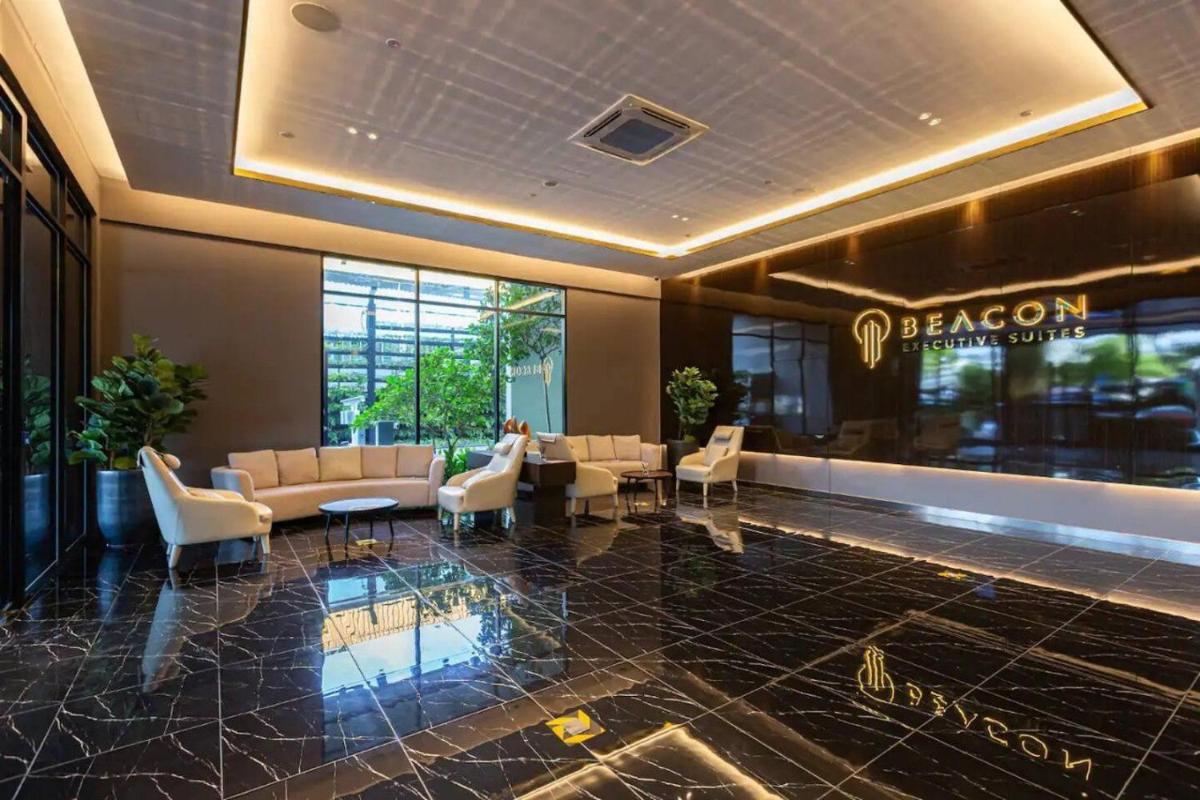 Suitetrails - Beacon Executive Suite by Fantabulous Guest House