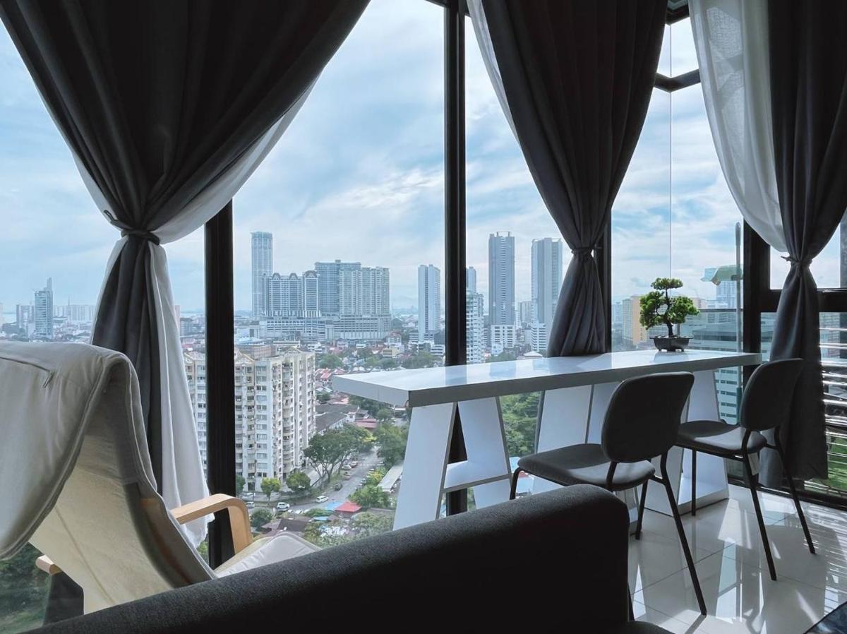 Suitetrails - Beacon Executive Suite by Fantabulous Guest House