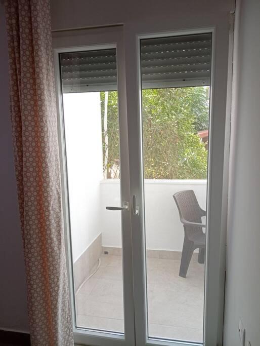 Downtown Apartment With Private Parking - Housity