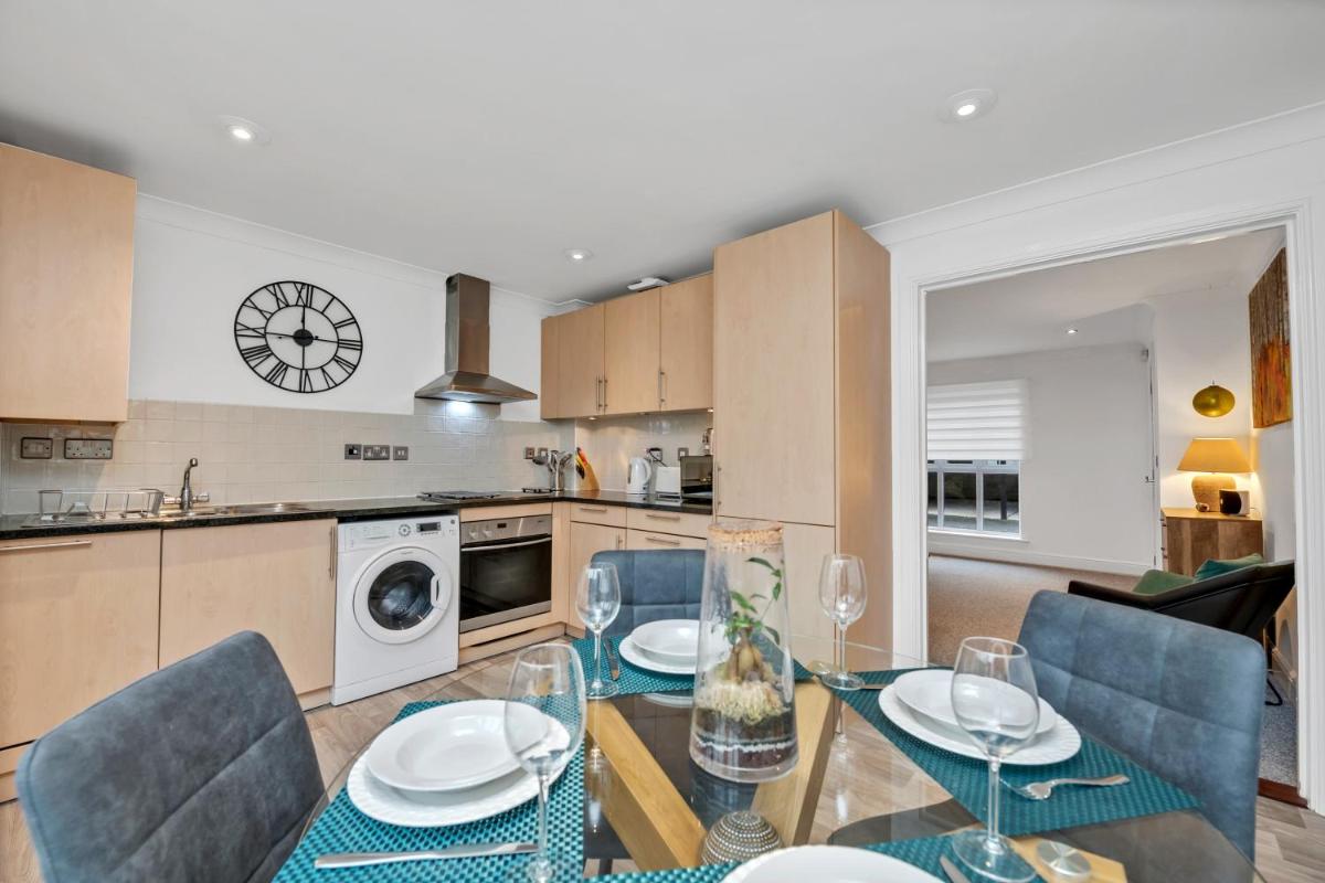10 St Edmundsbury Mews - Housity