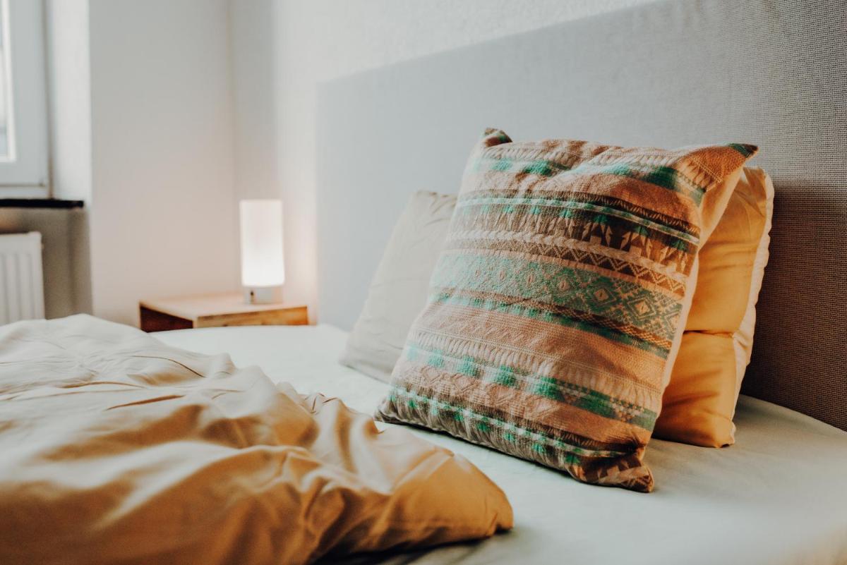 Mayen, Bäckerstr, Privatzimmer Nr4, Innenstadt, nähe Nürburgring & Burg Eltz, Gemeinschaftsbad - Housity