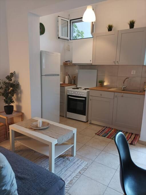 Comfy Cozy Iksia - Housity