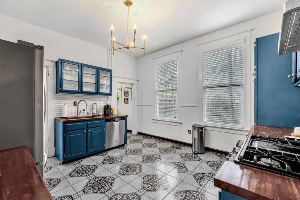 Exquisite two-story home located in Midtown - Housity