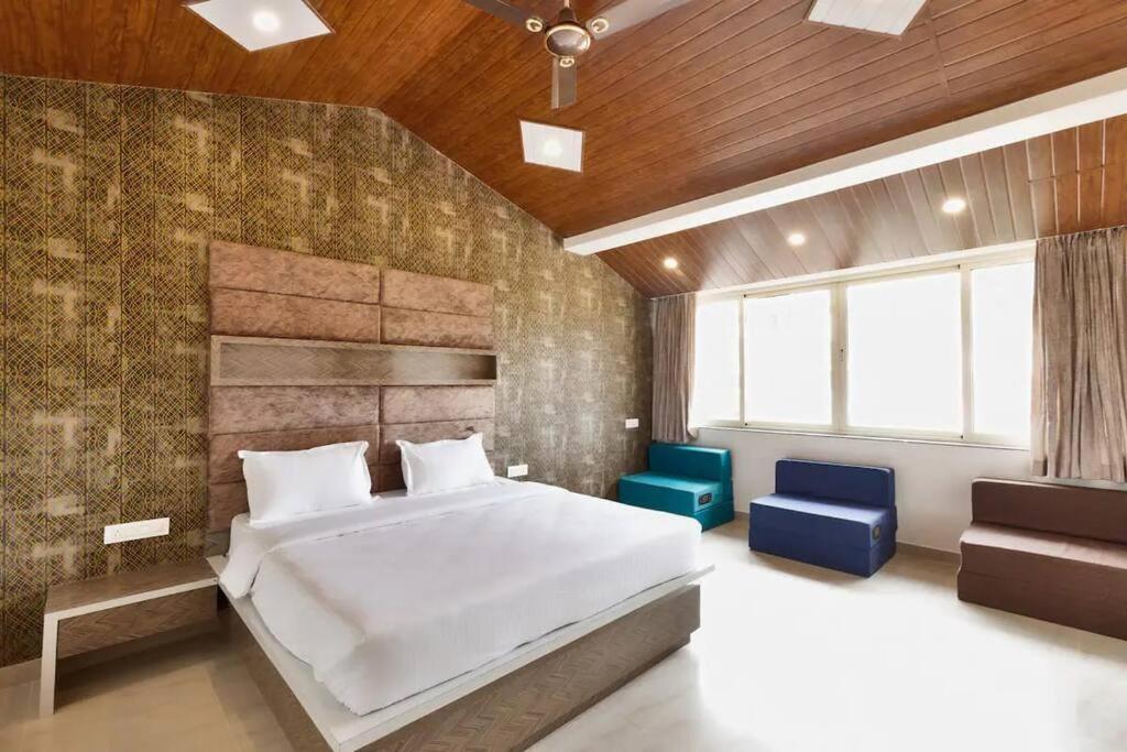 Suitetrails - Luxury 4Bhk Villa North Goa